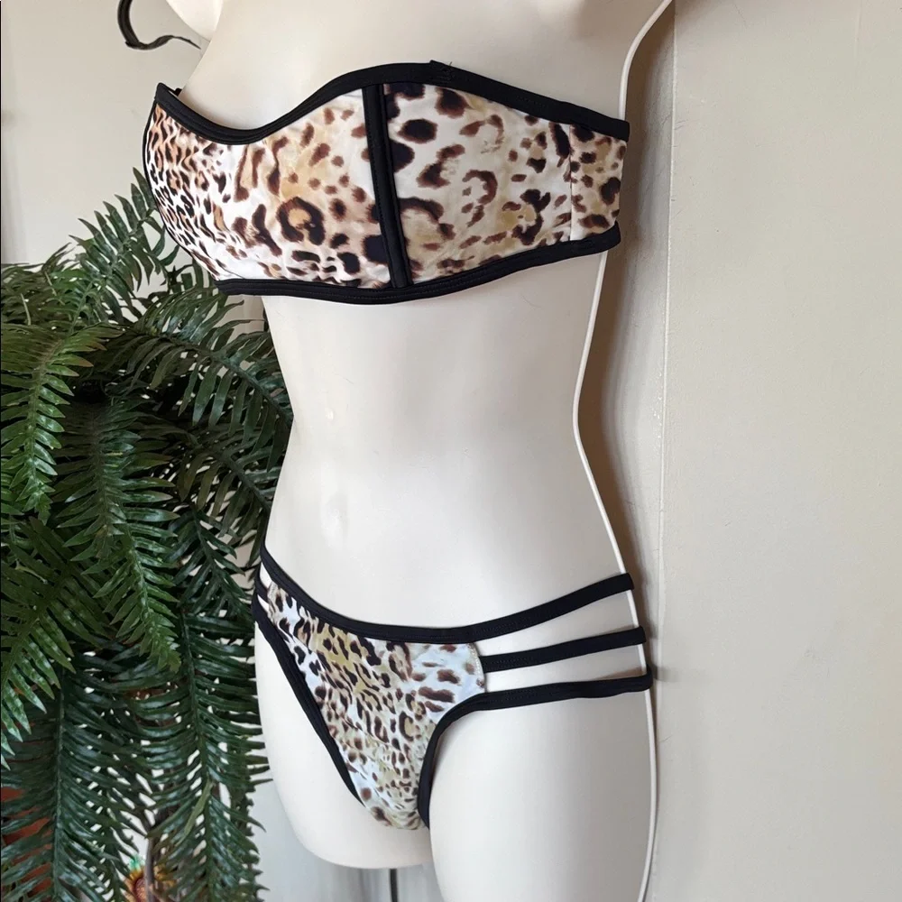 Kendall & Kylie 2-Piece Bandeau Bikini Strapless Cagey Animal Print Leopard